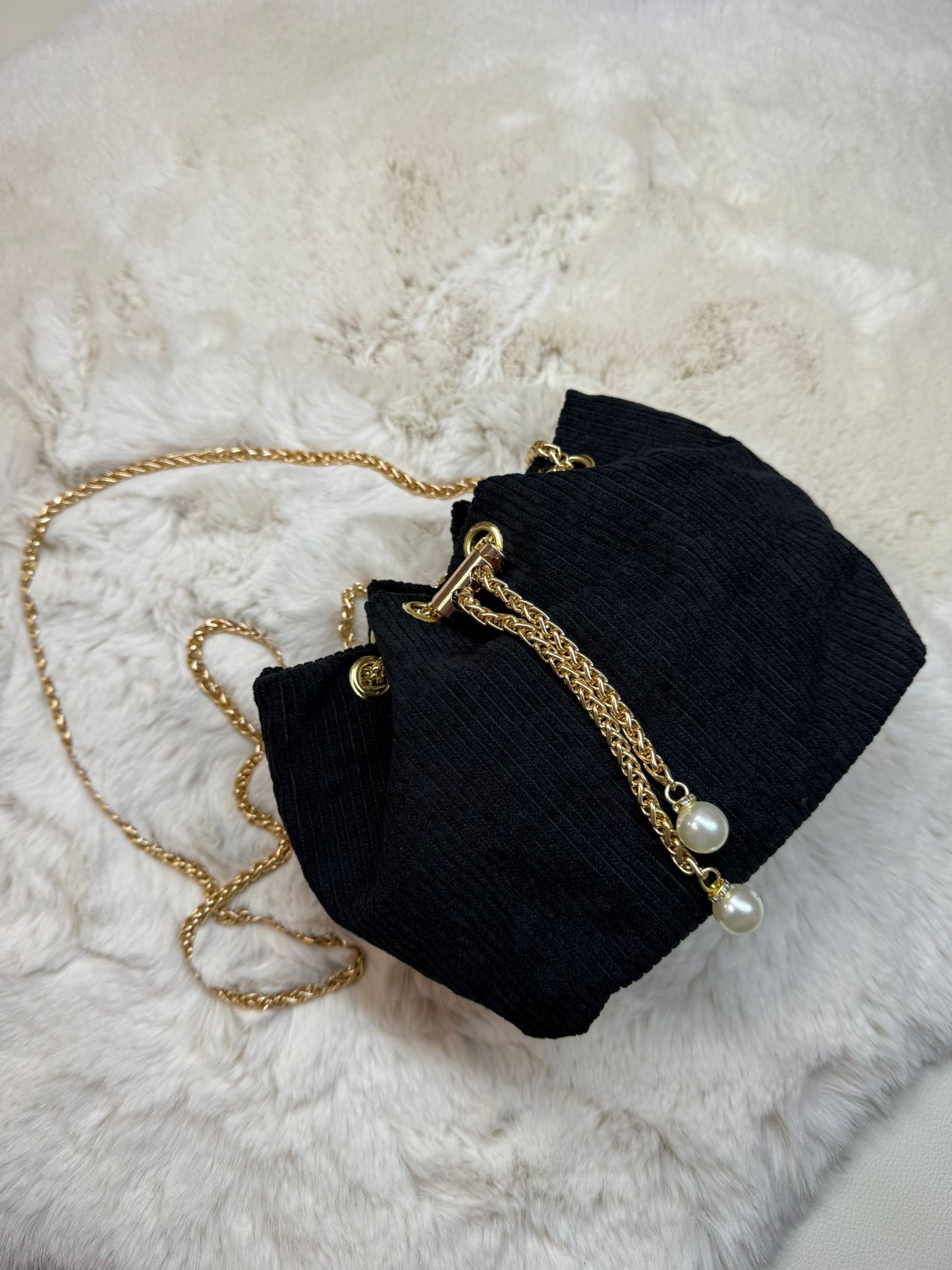 Cartera Saco Texturizada en Negra