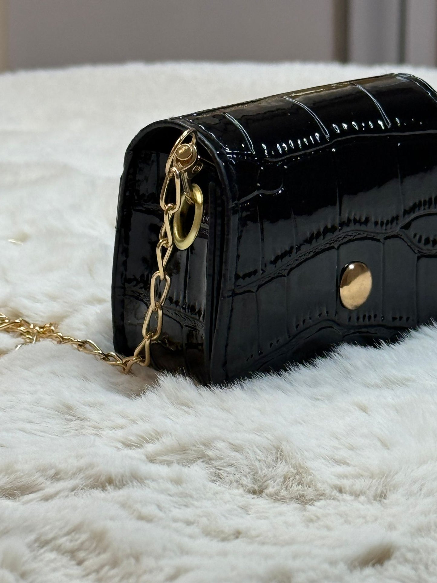 Mini Cartera Cocodrilo con Cadena Dorada